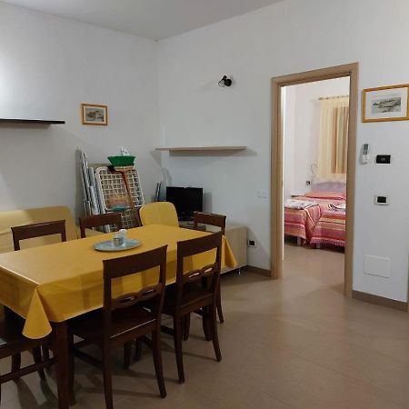 La Dimora In Riva Al Mare Hotel Весте Екстериор снимка