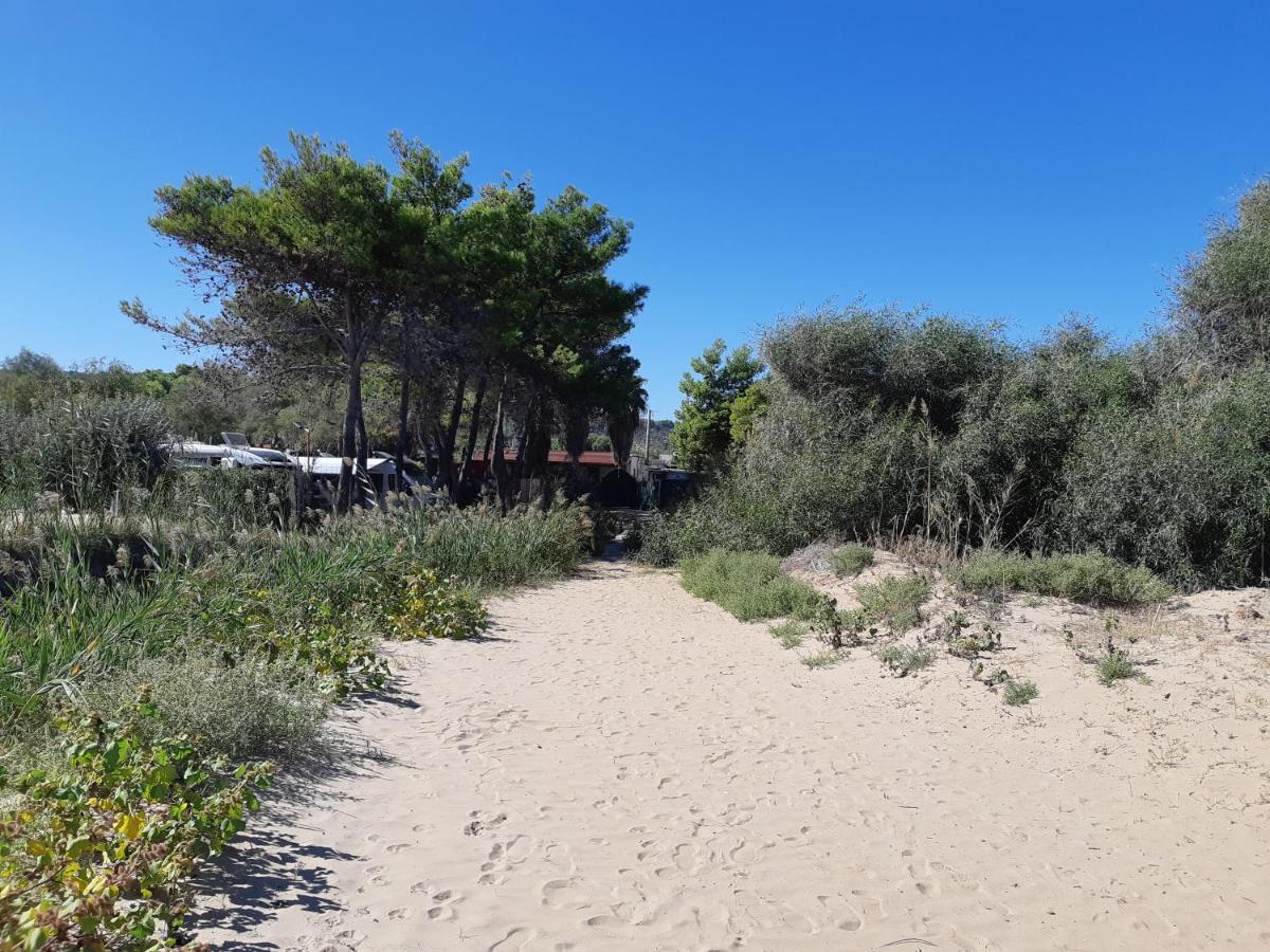 La Dimora In Riva Al Mare Hotel Весте Екстериор снимка