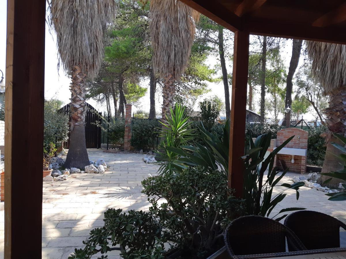 La Dimora In Riva Al Mare Hotel Весте Екстериор снимка