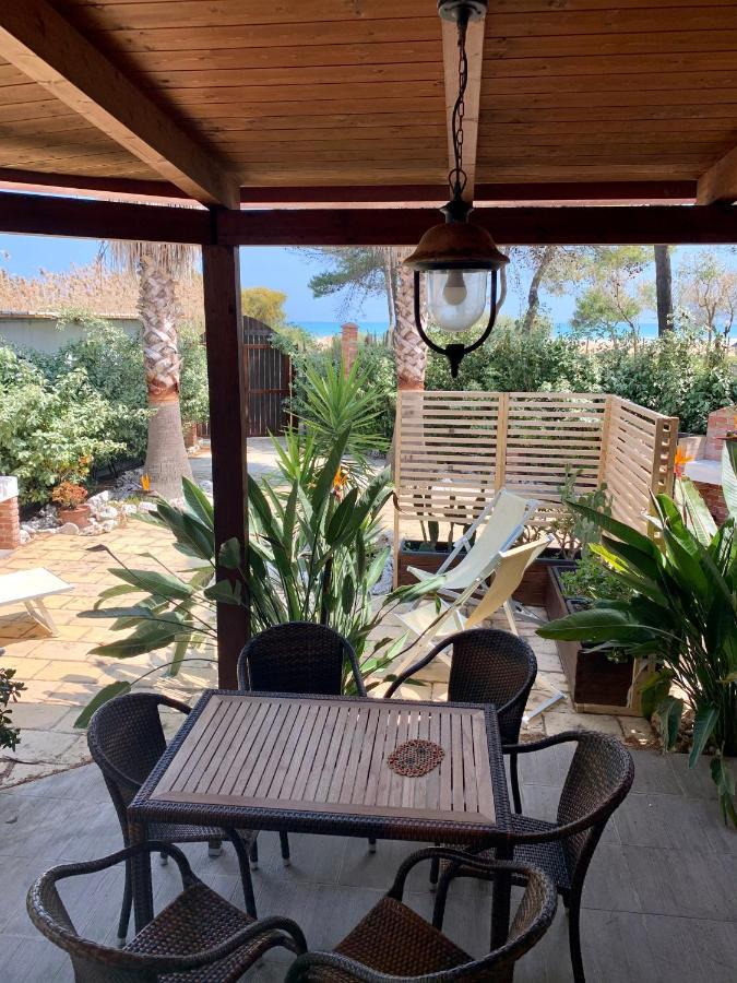 La Dimora In Riva Al Mare Hotel Весте Екстериор снимка