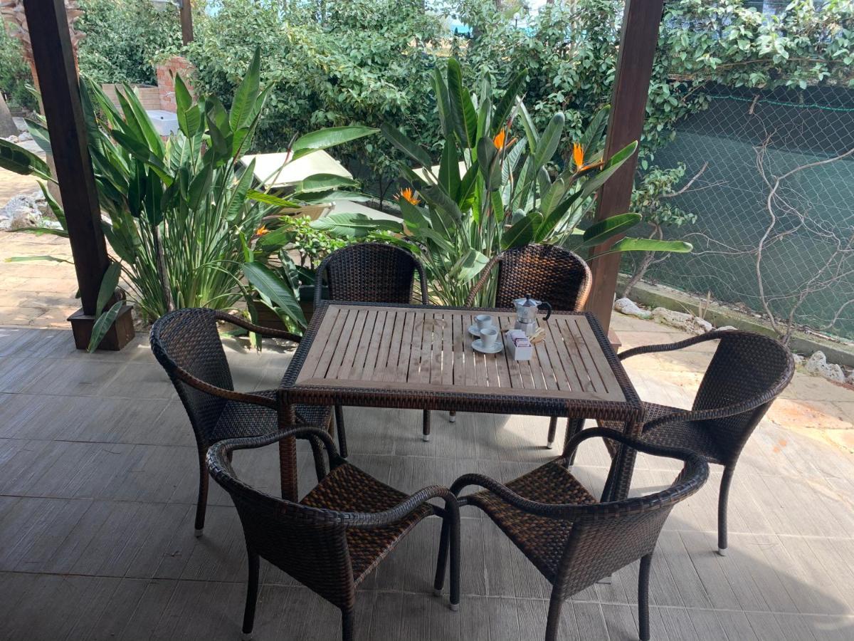 La Dimora In Riva Al Mare Hotel Весте Екстериор снимка