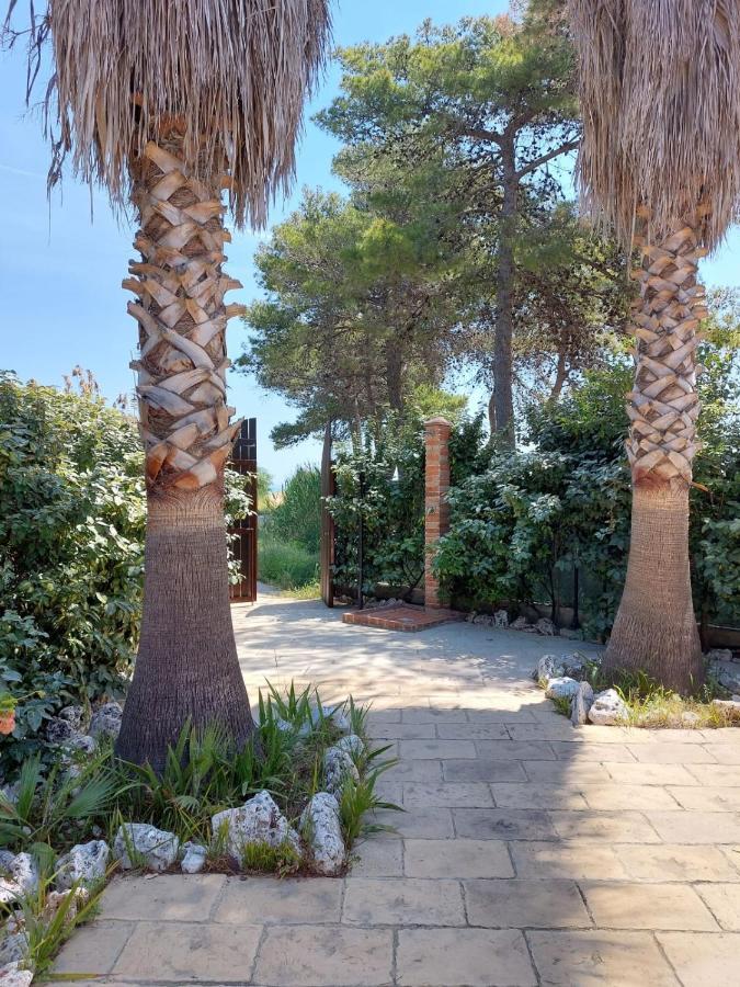 La Dimora In Riva Al Mare Hotel Весте Екстериор снимка