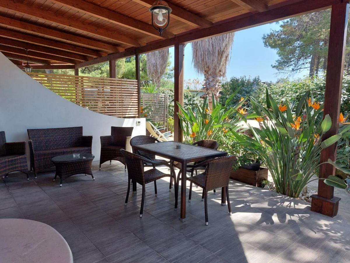 La Dimora In Riva Al Mare Hotel Весте Екстериор снимка