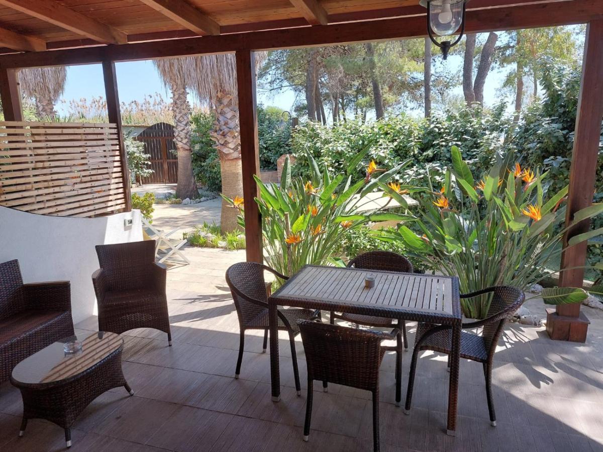La Dimora In Riva Al Mare Hotel Весте Екстериор снимка