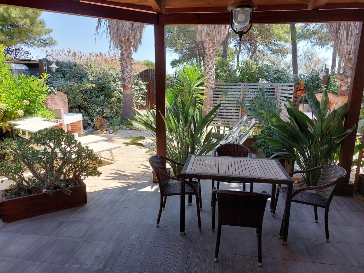 La Dimora In Riva Al Mare Hotel Весте Екстериор снимка